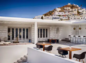 IOS CLUB - SUNSET DINING BAR