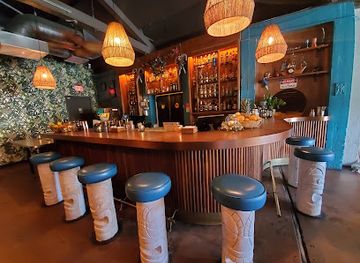 california/santa-barbara/funk-zone/bar/test-pilot