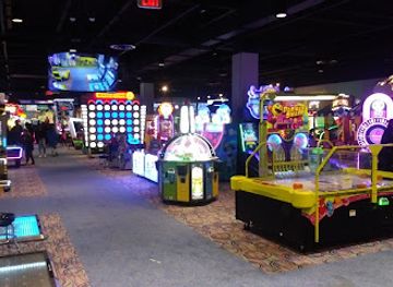 maine/greater-portland-and-casco-bay/bar/round1-bowling-arcade