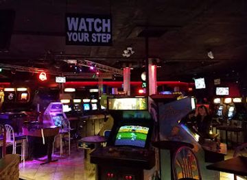 rhode-island/yawgoo-valley-ski-area/bar/free-play-bar-arcade