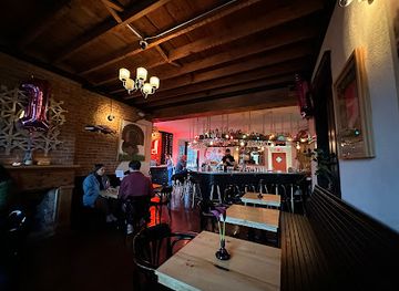 ohio/dayton/bar/the-silver-slipper