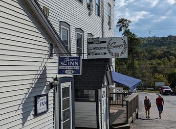 new-hampshire/coos-county/bar/sour-s-taverna