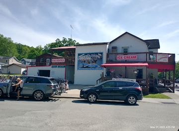pennsylvania/ohiopyle-state-park/bar/kickstand-ice-cream-shop