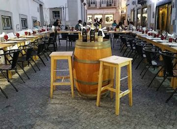 portugal/evora/bar/piparoza-boutique-bar