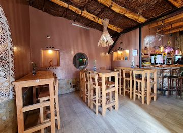 chile/san-pedro-de-atacama/bar/roots-cafe-pizza