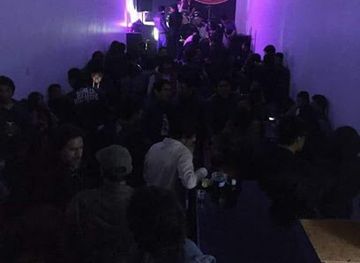 peru/ayacucho/bar/music-road-cafe