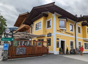 austria/kitzbuhel-alps/bar/simple-food-drinks
