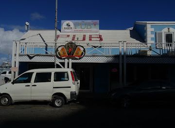 the-bahamas/crooked-island/bar/the-crew-pub