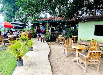 jamaica/martha-brae-river-valley/bar/peppa-s-cool-spot