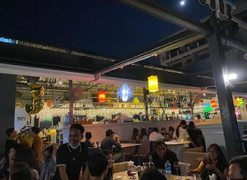 myanmar-burma/yangon/mayangone/bar/malibu-bar