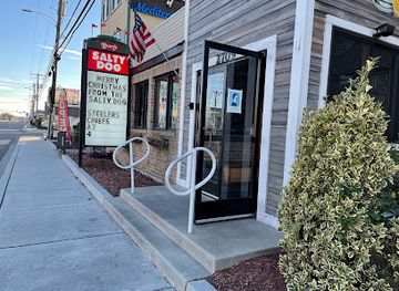 virginia/assateague-island/bar/buxy-s-salty-dog-saloon