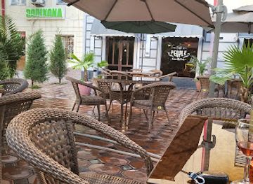 uzbekistan/samarkand/bar/cafe-bar-people