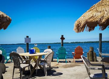 pennsylvania/presque-isle-state-park/bar/rum-runners