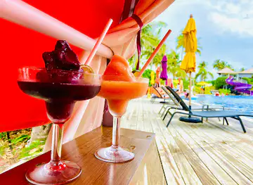 Pool Bar
