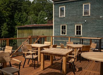 vermont/molly-falls-state-park/bar/headwaters-restaurant-pub