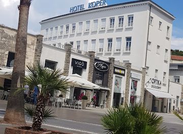 slovenia/koper/bar/forum-bar