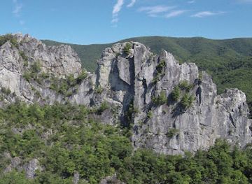 west-virginia/seneca-rocks/bar/seneca-rocks-mountain-guides