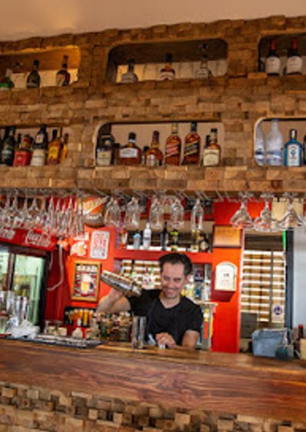 B - Restobar Lounge
