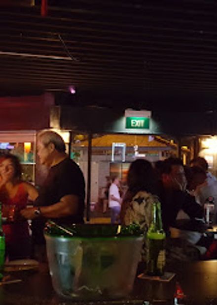 Blueberry Hill Pub & Cafe