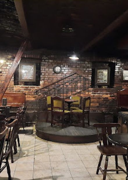 MIRROR PUB