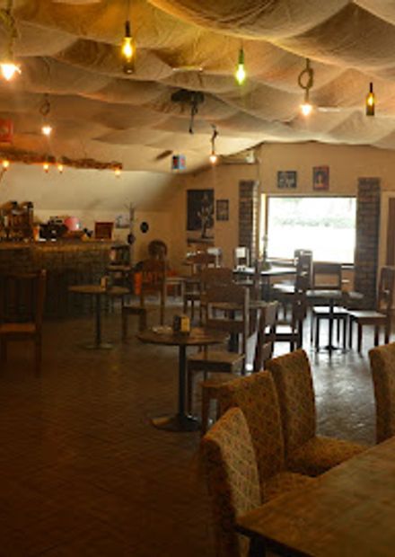 SomeWhere Bistro