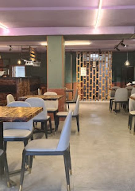 Morin Jim Lounge