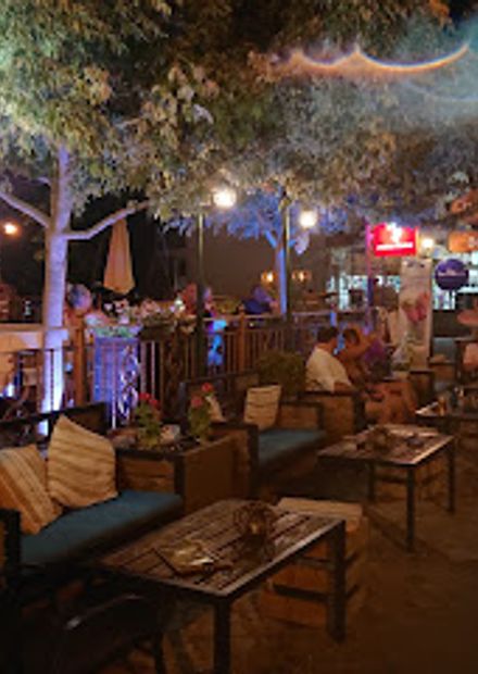 Cream Cafe Bar