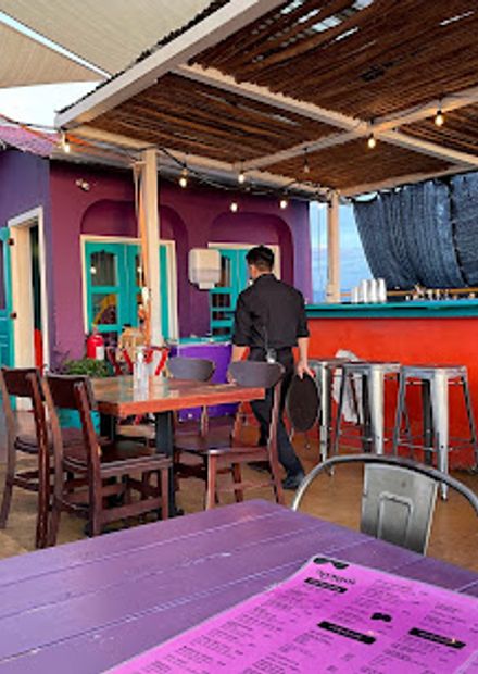 Mangos Bar