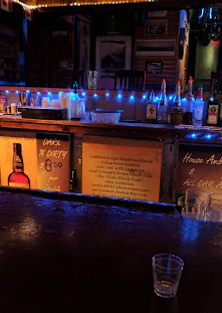 Trapper John's