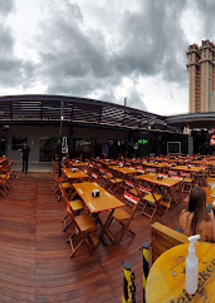 Bar 44