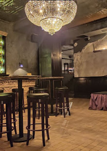 Veles Bar