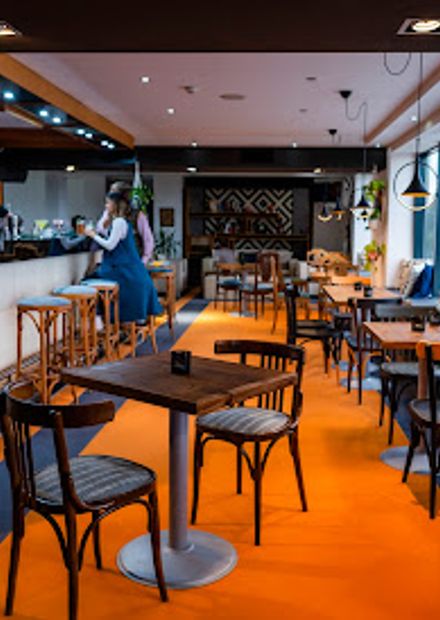 Alexandra Bar