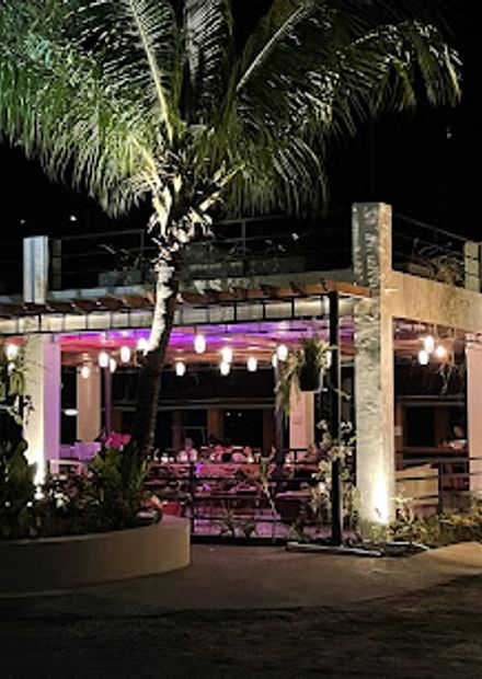 Naya Bar and Grill
