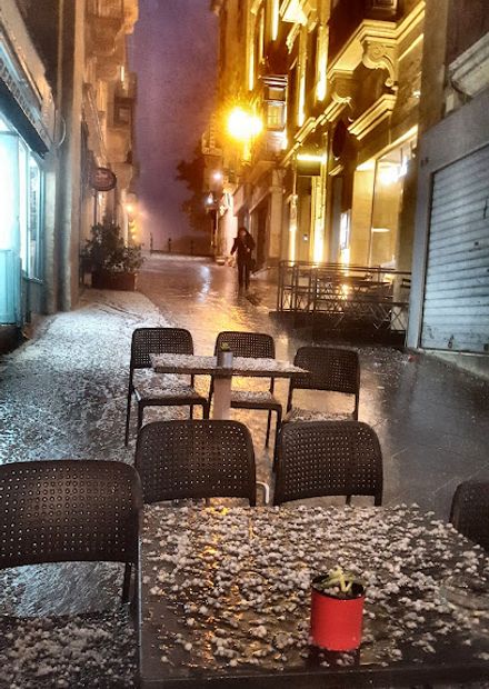 Vino's Cafe Bar