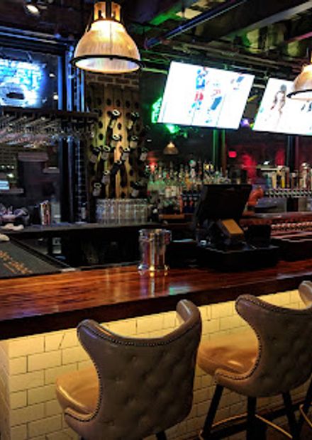 300 Craft & Rooftop