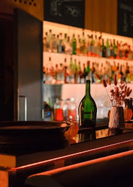 bestens. Cocktailbar