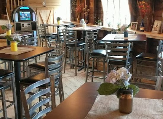 iowa/spirit-lake/bar/okoboji-barn