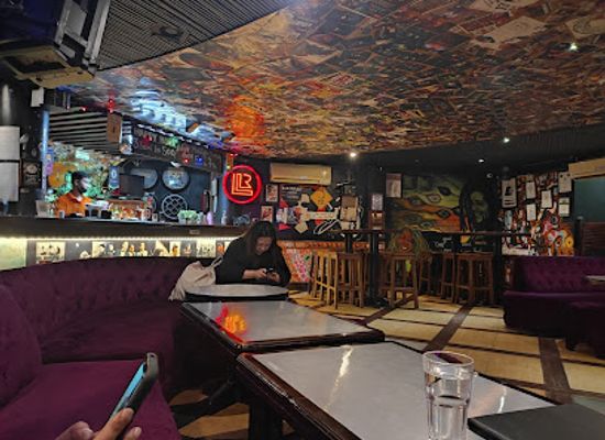 india/sikkim/bar/cafe-live-loud