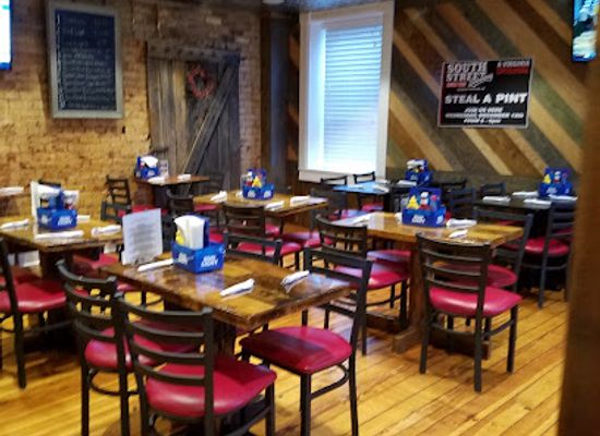 virginia/skyline-drive/bar/the-cracked-pillar-pub