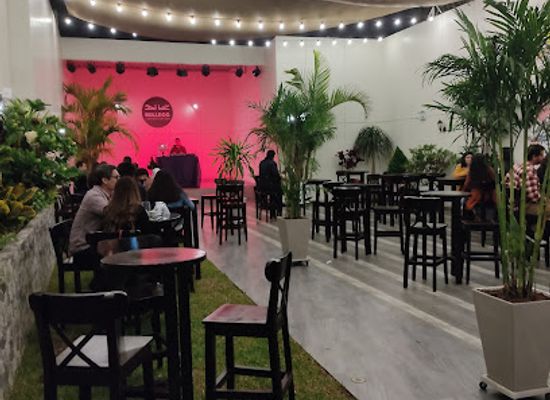 peru/trujillo/chan-chan/bar/casa-blanca-restobar