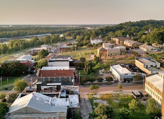 mississippi/vicksburg-national-military-park/bar/10-south-rooftop-bar-grill