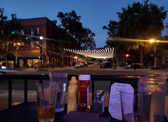 colorado/garden-of-the-gods/bar/thunder-and-buttons-ii