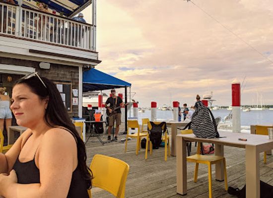 rhode-island/block-island/bar/trader-vic-s