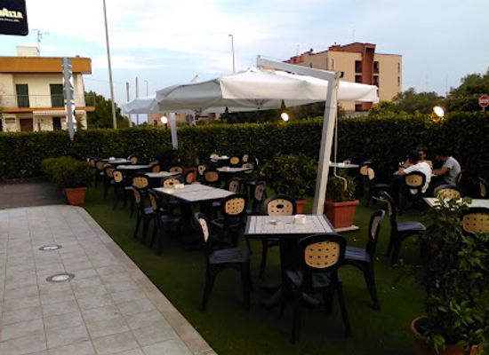 italy/apulia/bar/cocktail-s-bar