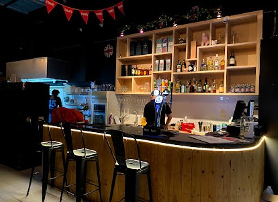singapore/geylang/bar/the-whistle