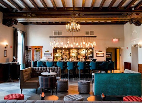 new-york/adirondack-mountains/bar/the-great-hall-bar