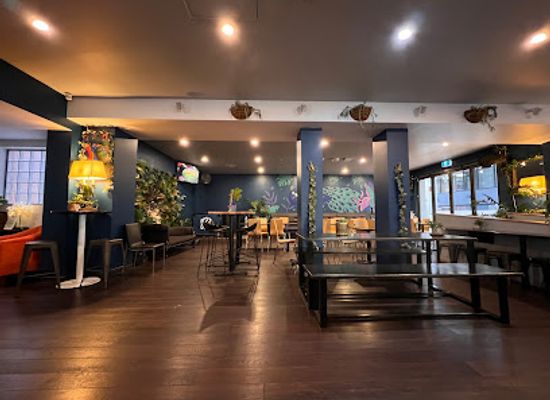 australia/central-west/bar/bernie-s-bar