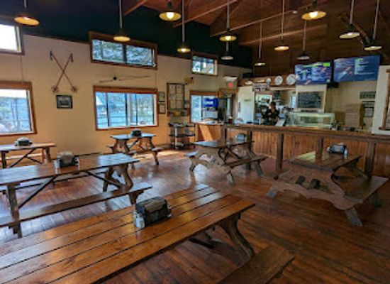 wyoming/bridger-teton-national-forest/bar/leek-s-marina-pizzeria