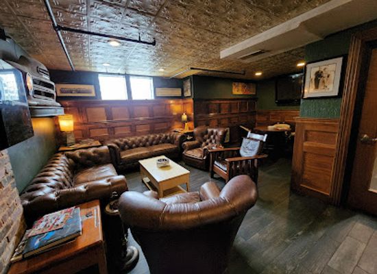 pennsylvania/happy-valley/bar/lou-s-stick-room