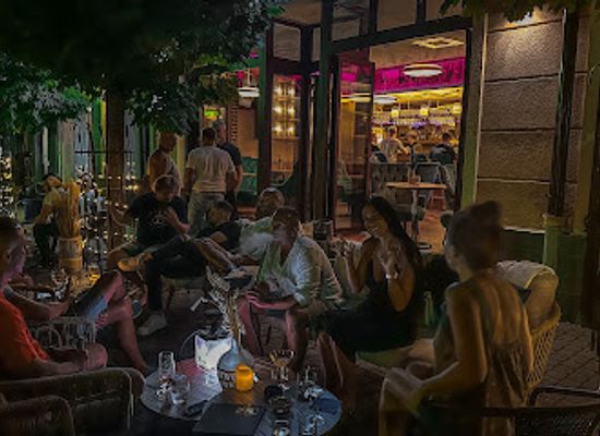 slovakia/trencin-region/bar/fellini-sisha-cocktail-bar